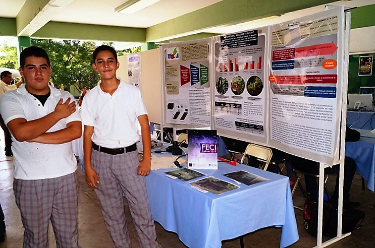 Estudiantes de Tepames en Feria de Ciencis